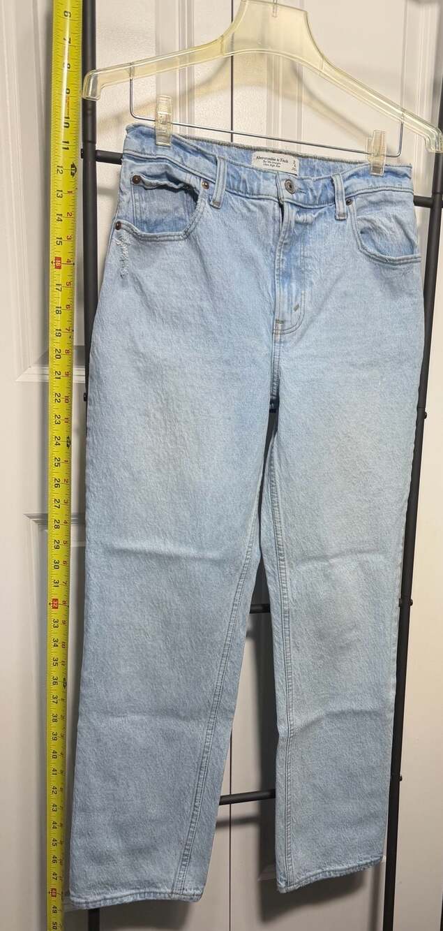 Abercrombie & Fitch The 90s Straight Ultra High Rise Jeans Light Wash Size 27/4S